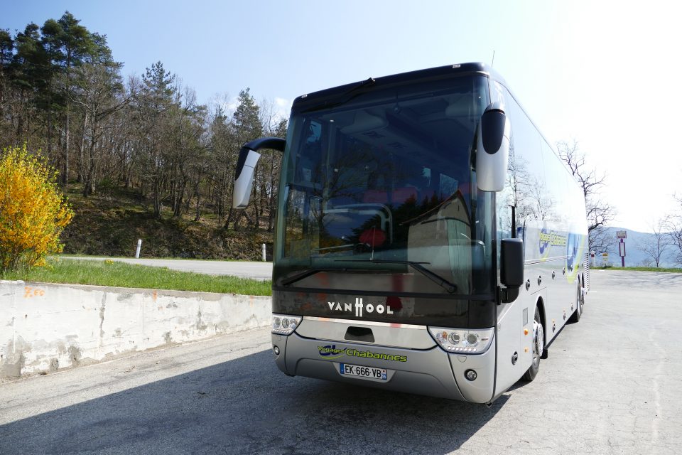 LE NOUVEAU AUTOCAR DE GRAND TOURISME VAN HOLL ASTRONEF PANORAMIQUE